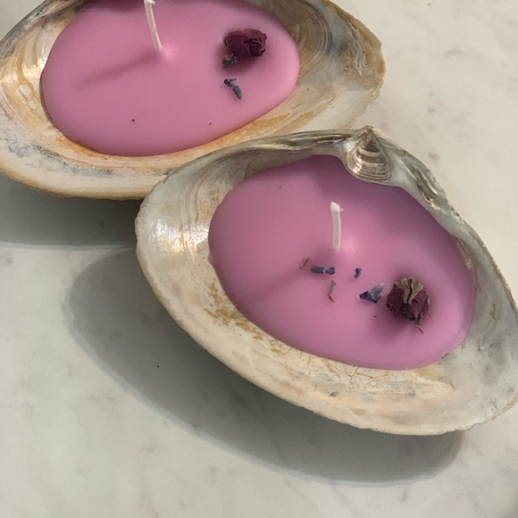 Shabby Chic Boho Shell Decor - Soy Wax Seashell Tea Light Candles- Set of Two - Picture 8 of 16